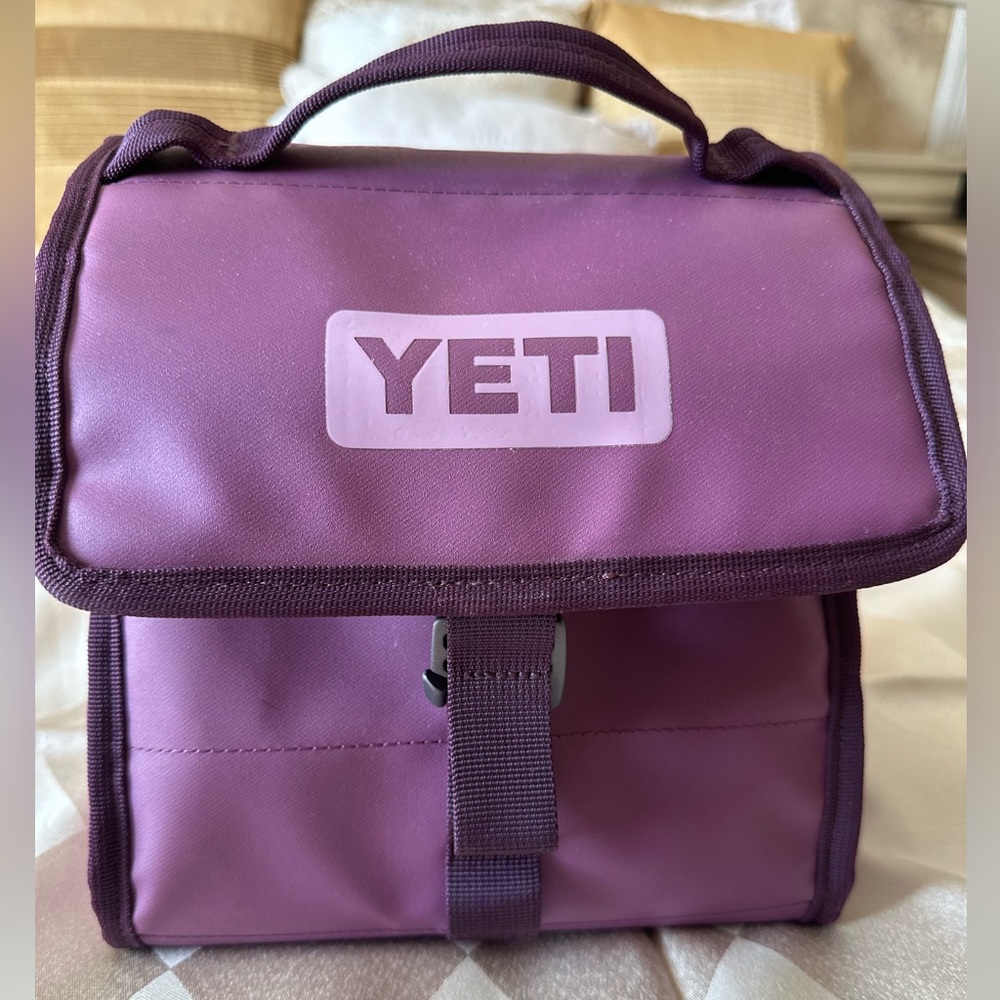 Yeti Day Trip Lunch box - purple color